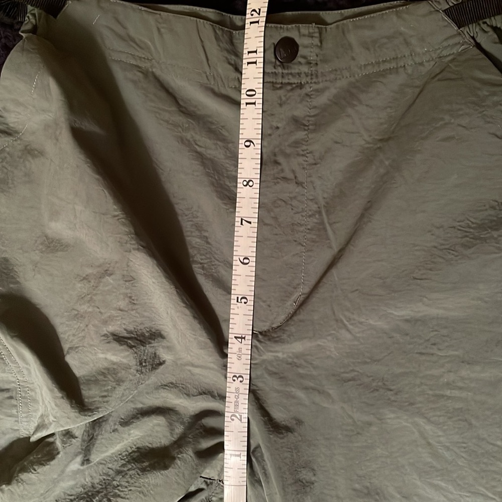 REI Cargo Sahara shorts 100% quick dry nylon for active sports - Picture 7 of 8